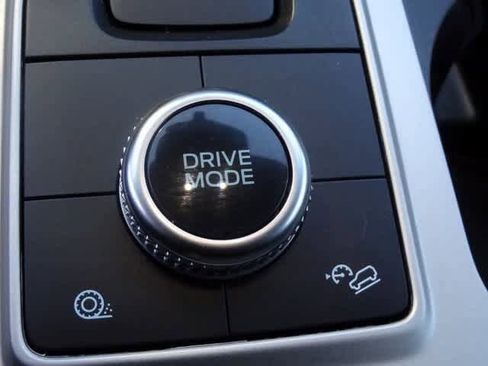 Certified 2022 Ford Explorer XLT w/ Class IV Trailer Tow Package image 30