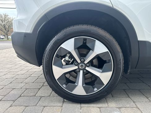 Used 2026 Volvo XC40 B5 Plus AWD/4WD image 35