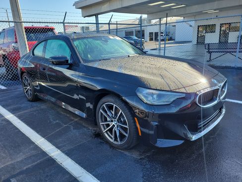 Used 2025 BMW 230i Coupe RWD image 2
