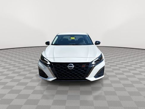Certified 2025 Nissan Altima 2.5 SR FWD image 4