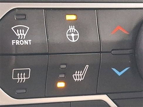 Used 2025 Jeep Wrangler Willys image 18