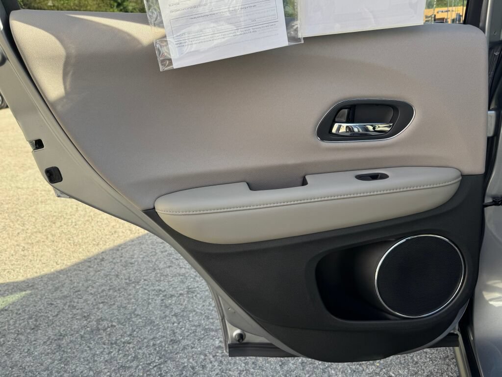 Used 2018 Honda HR-V EX image 15