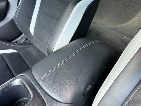 Used 2022 Ford Mustang Shelby GT500 w/ Carbon Fiber Track Pack image 23