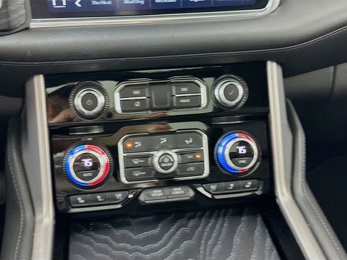Used 2022 GMC Yukon Denali image 17