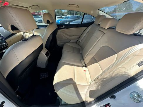 Used 2016 Kia Cadenza FWD image 17