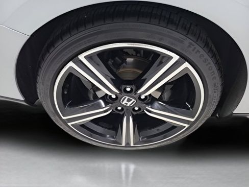 Used 2024 Honda Accord Sport image 9