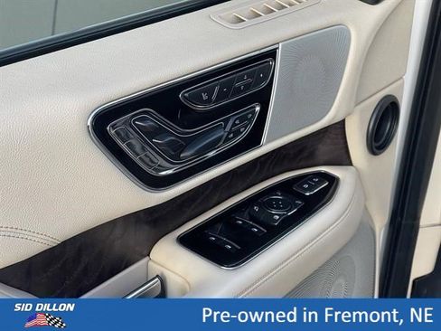Used 2021 Lincoln Navigator Reserve w/ Luxury Package AWD/4WD image 15