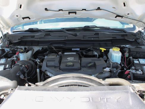 Used 2018 RAM 4500 Tradesman w/ Max Tow Package image 12