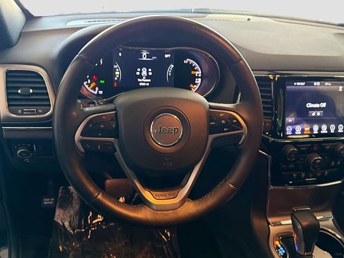 Used 2019 Jeep Grand Cherokee Limited AWD/4WD image 18