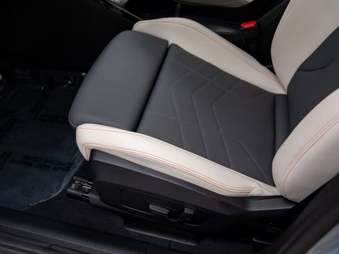 Certified 2025 BMW X2 xDrive28i w/ Premium Package image 16