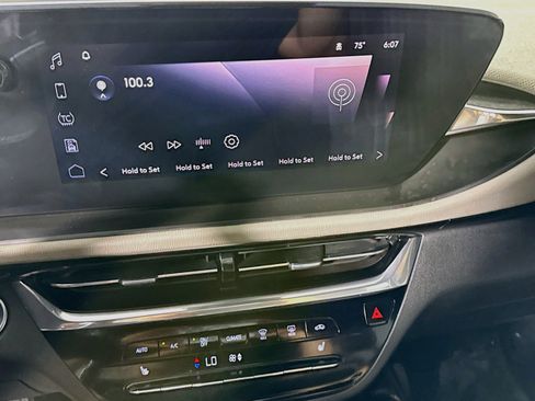 Used 2025 Buick Envista Avenir FWD image 18