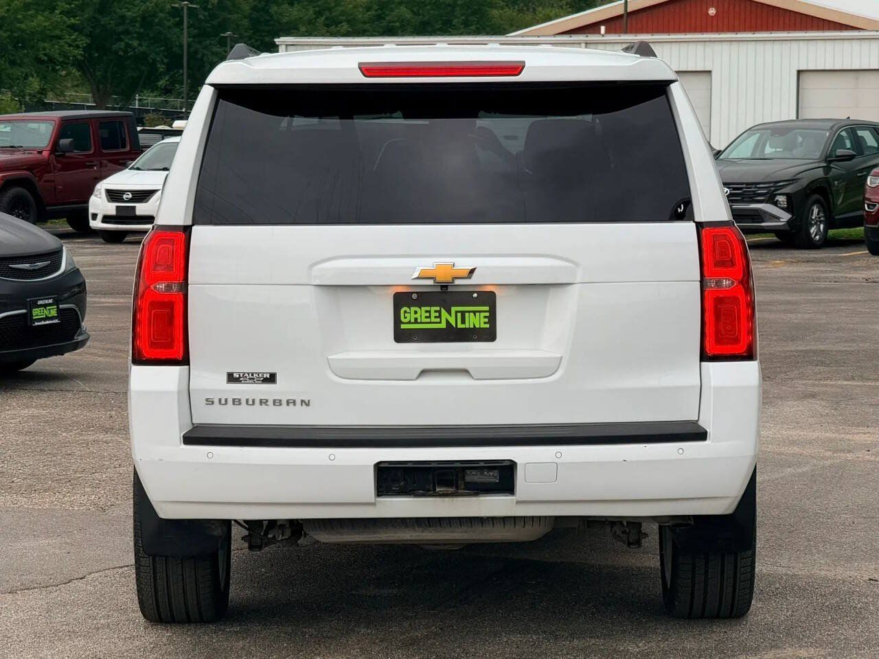 Used 2019 Chevrolet Suburban LT w/ Luxury Package AWD/4WD image 4