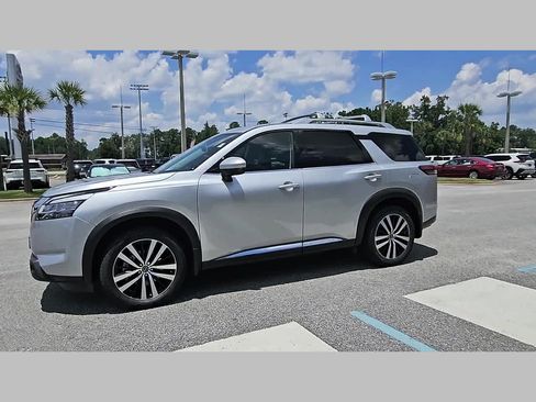 Used 2024 Nissan Pathfinder Platinum w/ Cargo Package FWD image 22