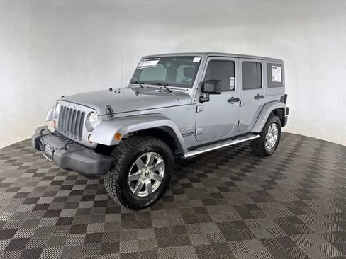 Used 2013 Jeep Wrangler Unlimited Sahara w/ Mopar Chrome Edition Group AWD/4WD image 3