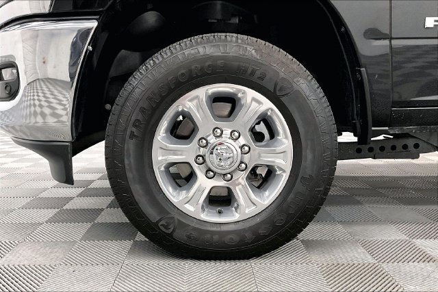 Used 2025 RAM 3500 Big Horn AWD/4WD image 10