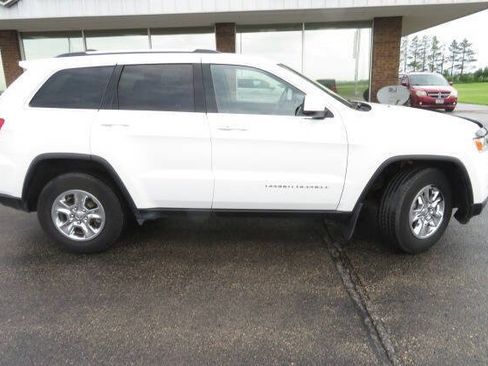 Used 2015 Jeep Grand Cherokee Laredo w/ Quick Order Package 23E AWD/4WD image 1