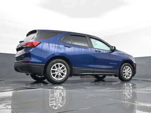 Used 2022 Chevrolet Equinox LS w/ LS Convenience Package AWD/4WD image 24