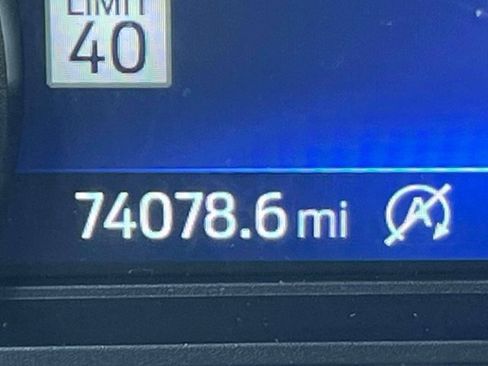 Used 2020 Ford Explorer XLT w/ Equipment Group 202A AWD/4WD image 32