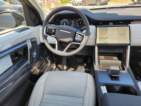 New 2025 Land Rover Discovery Sport S image 14