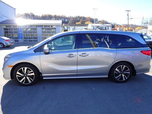 Used 2018 Honda Odyssey Elite image 2