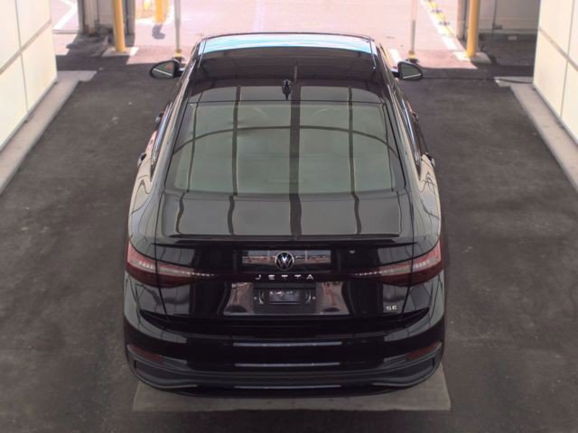 Used 2025 Volkswagen Jetta SE FWD image 6
