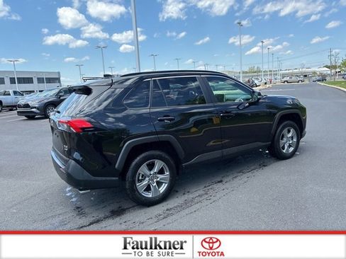 Used 2025 Toyota RAV4 XLE AWD/4WD image 8