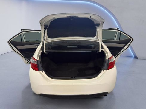 Used 2014 Toyota Corolla LE FWD image 11