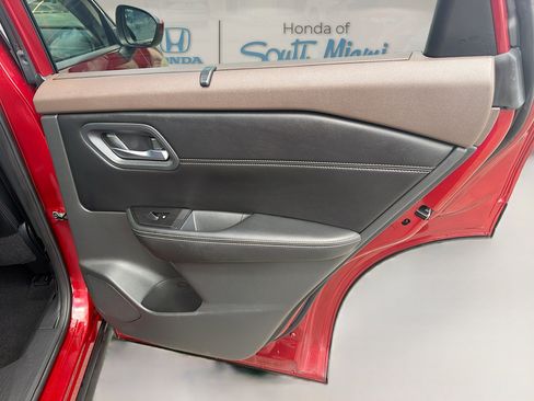 Used 2023 Nissan Rogue SV w/ SV Premium B Package image 30