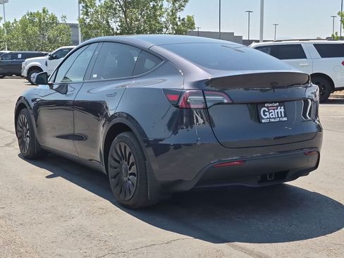 Used 2024 Tesla Model Y Long Range AWD/4WD image 9
