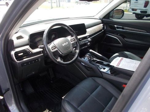 Used 2023 Kia Telluride EX w/ EX Captain's Chair Package image 15