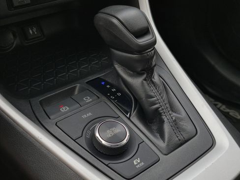 Used 2019 Toyota RAV4 XLE image 17