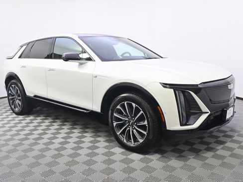 New 2025 Cadillac Lyriq Sport image 8