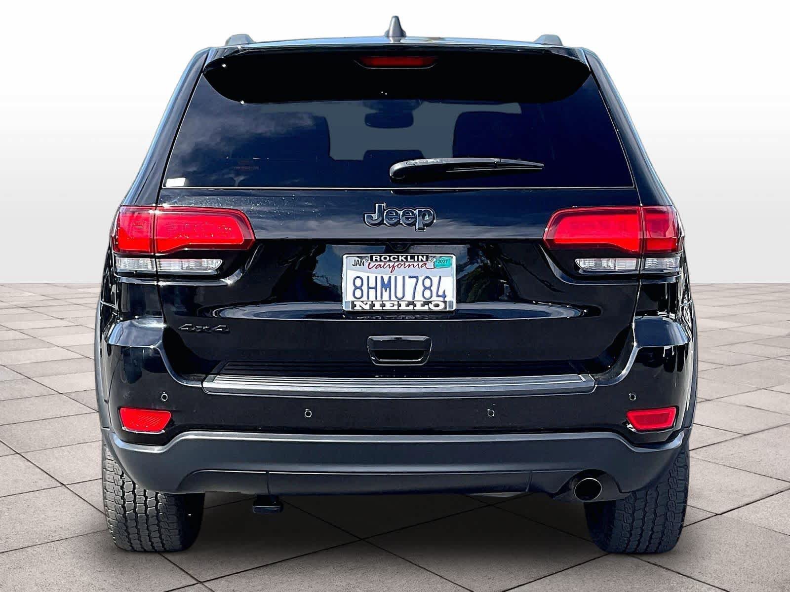 Used 2019 Jeep Grand Cherokee Laredo AWD/4WD image 7