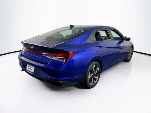 Used 2023 Hyundai Elantra SEL w/ Convenience Package image 5