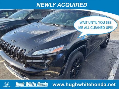 Used 2016 Jeep Cherokee Latitude w/ Cold Weather Group image 1