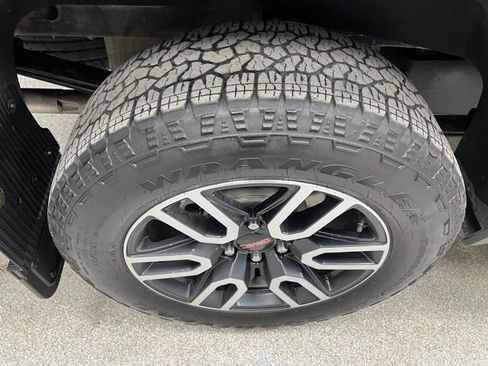 Used 2025 GMC Sierra 1500 AT4 w/ Technology Package image 16