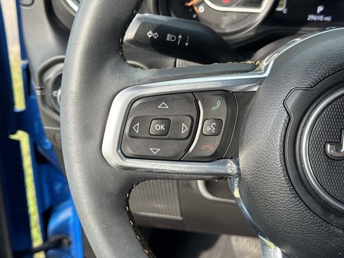 Used 2024 Jeep Wrangler Sahara image 22