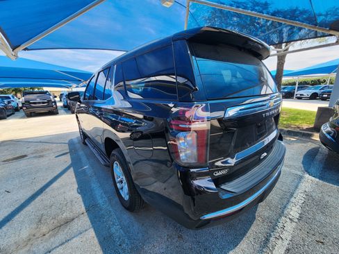 Used 2023 Chevrolet Tahoe LS RWD image 3