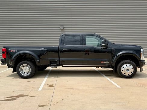 Used 2026 Ford F450 Platinum w/ FX4 Off-Road Package AWD/4WD image 2