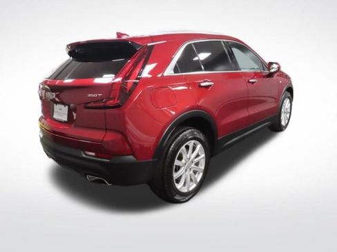 Used 2020 Cadillac XT4 Luxury w/ Cold Weather Package image 5