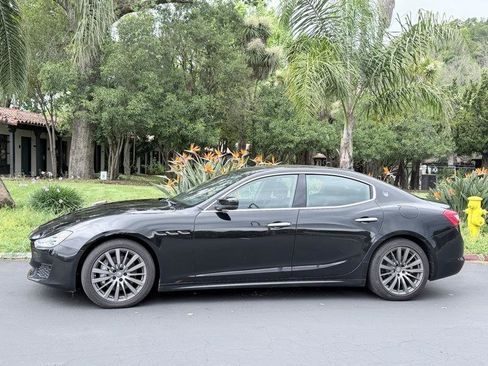 Used 2018 Maserati Ghibli image 2
