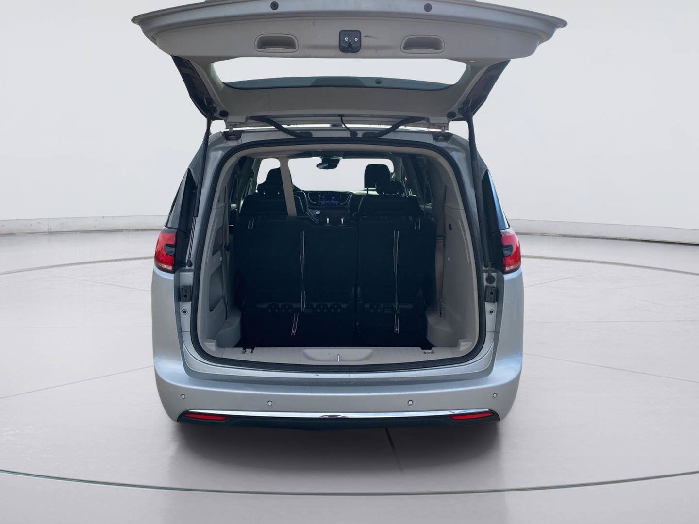 Used 2024 Chrysler Pacifica Touring-L FWD image 28