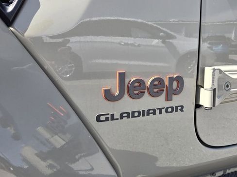Used 2020 Jeep Gladiator Mojave AWD/4WD image 15