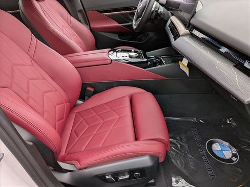 Certified 2025 BMW 530i xDrive w/ M Sport Package image 22