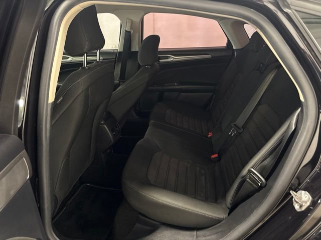 Used 2020 Ford Fusion SE FWD image 28