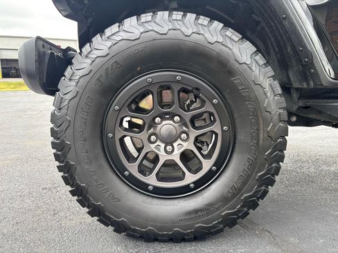 Used 2023 Jeep Wrangler Unlimited Rubicon w/ Xtreme 35 Tire Package AWD/4WD image 38