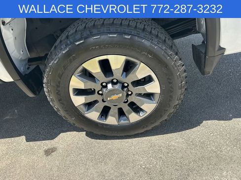 Used 2022 Chevrolet Silverado 2500 Custom w/ Custom Value Package AWD/4WD image 13