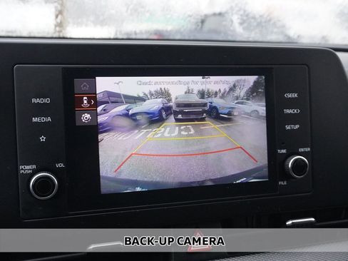 Used 2023 Kia Sportage LX image 4