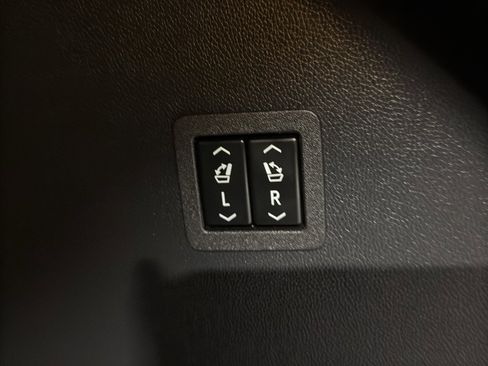 Used 2024 Buick Enclave Avenir w/ Avenir Technology Package AWD/4WD image 24