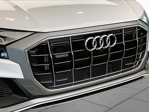 Used 2023 Audi Q8 Premium Plus w/ Premium Plus Package AWD/4WD image 32